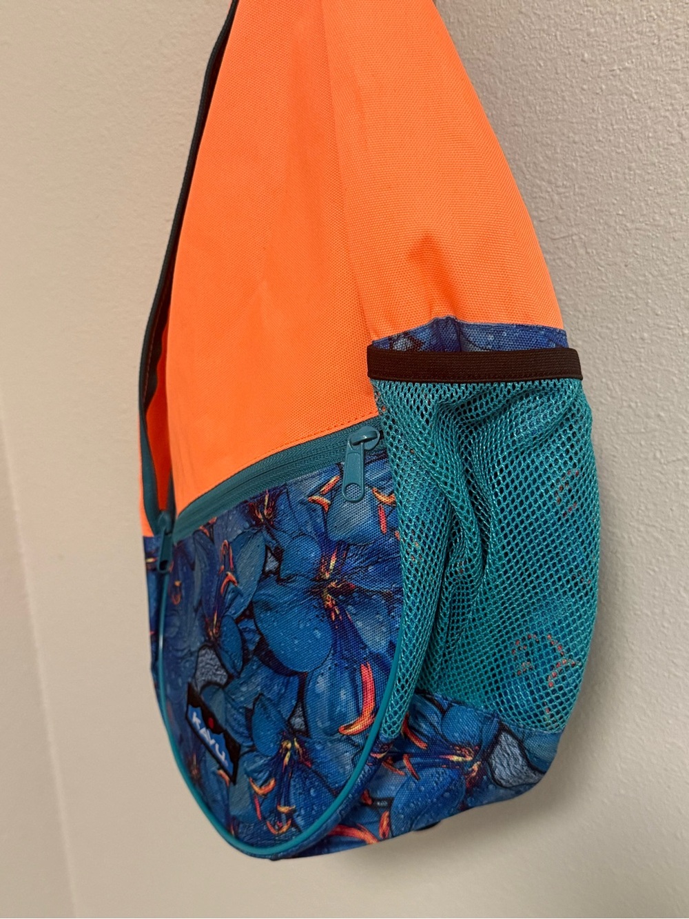 Kavu Paxton Rope Back Pack in Electric Lily - Picture 7 of 9